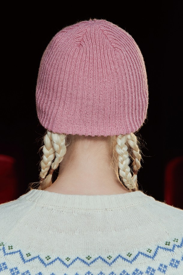 UNALLOYED - 모자 - CLASSIC LOGO BEANIE / PINK