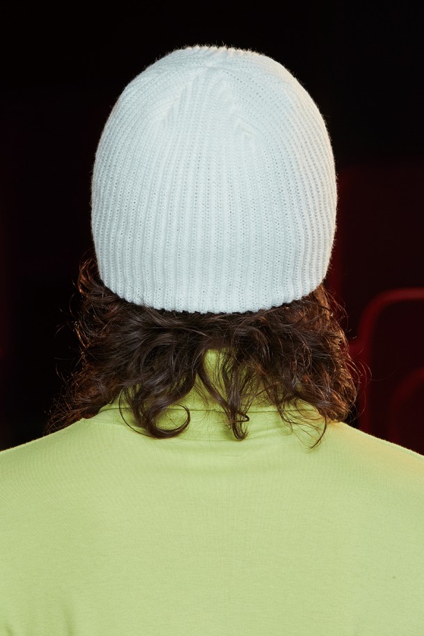 UNALLOYED - 모자 - CLASSIC LOGO BEANIE / IVORY