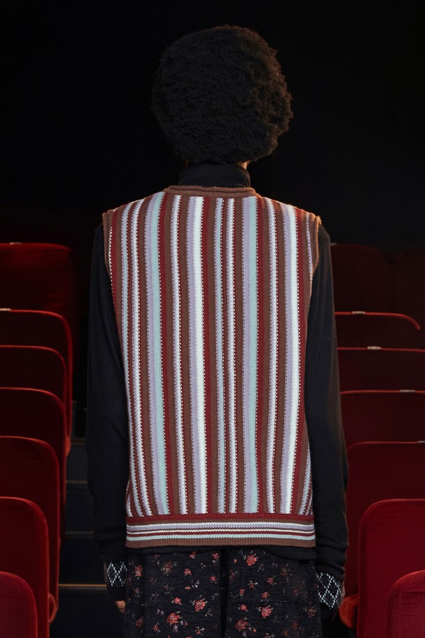 UNALLOYED - 베스트 - STRIPE ZIP KNIT VEST / BROWN