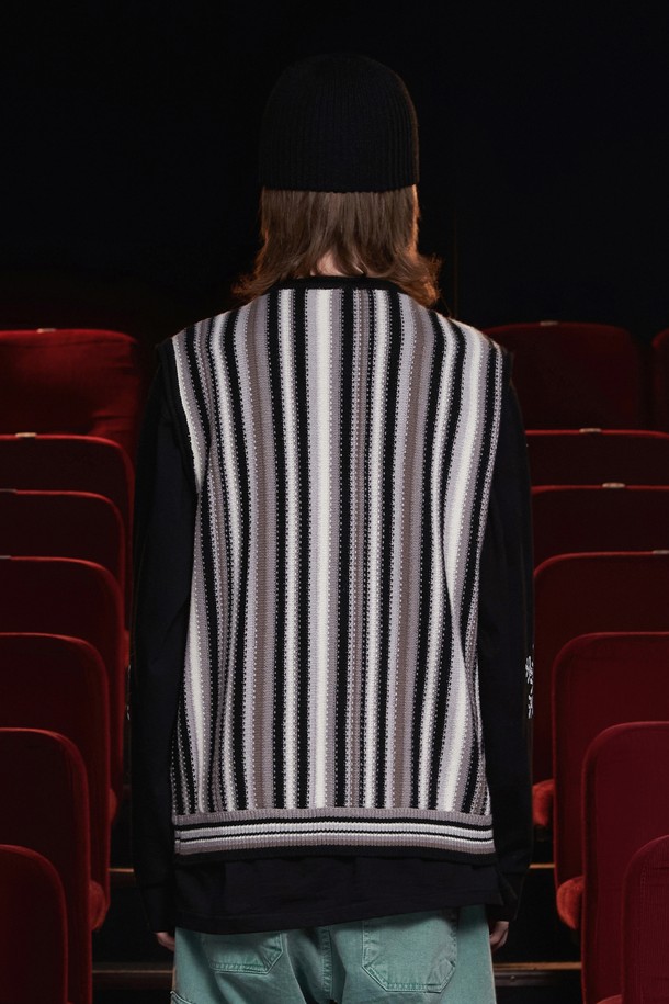 UNALLOYED - 베스트 - STRIPE ZIP KNIT VEST / BLACK