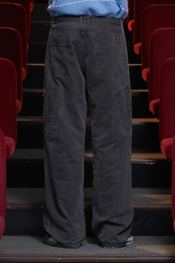 UNALLOYED - 캐주얼팬츠 - DYED ZIP CARGO PANTS / CHARCOAL