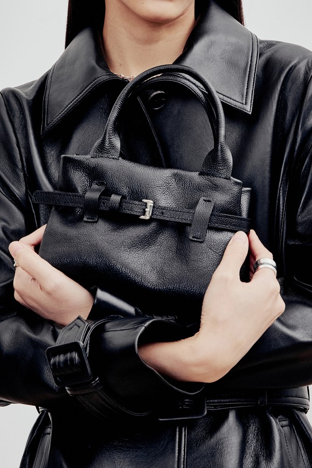 ANDROS - 토트백 - [12월04일] Cow Vegetable Belted Mini Bag (Black)