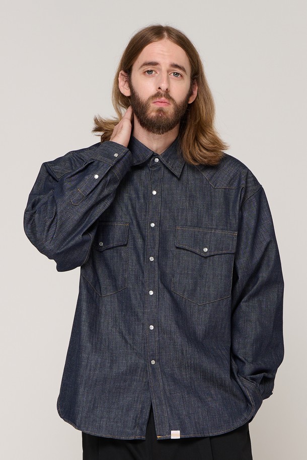 CARGOBROS - 긴팔셔츠 - BUTTON POINT DENIM SHIRT (BLUE)