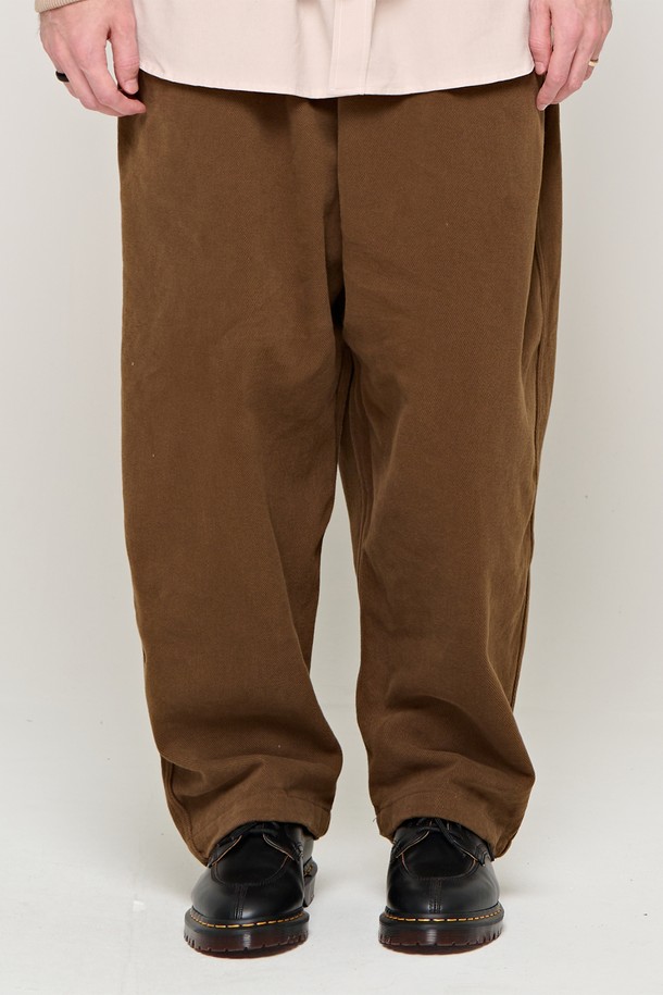 CARGOBROS - 캐주얼팬츠 - CB BASIC NAPPING WIDE BANDING PANTS (BROWN)