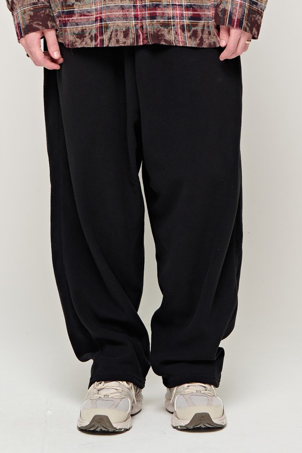 CARGOBROS - 캐주얼팬츠 - CB FLEECE WIDE PANTS (BLACK)