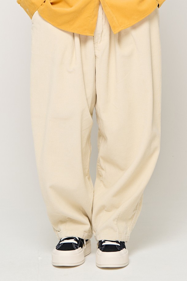 CARGOBROS - 캐주얼팬츠 - CB CORDUROY BALLOON WIDE PANTS (BEIGE)