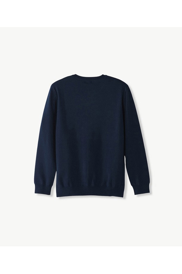 "찰떡 자수 니투맨 니트 (베이직핏) (블루)"는 일상과 출근룩에 모두 잘 어울리는 베이직 스타일의 니트입니다. 소매는 긴 소매이며, 블루 컬러에 자수 무늬가 포인트로 들어가 있습니다. 베이직핏 디자인으로, 클래식, 미니멀, 캐주얼 등 다양한 스타일 연출에 활용하기 좋습니다. 비즈니스 캐주얼에도 손색없는 활용도로, 편안하면서도 세련된 코디를 완성할 수 있습니다.
