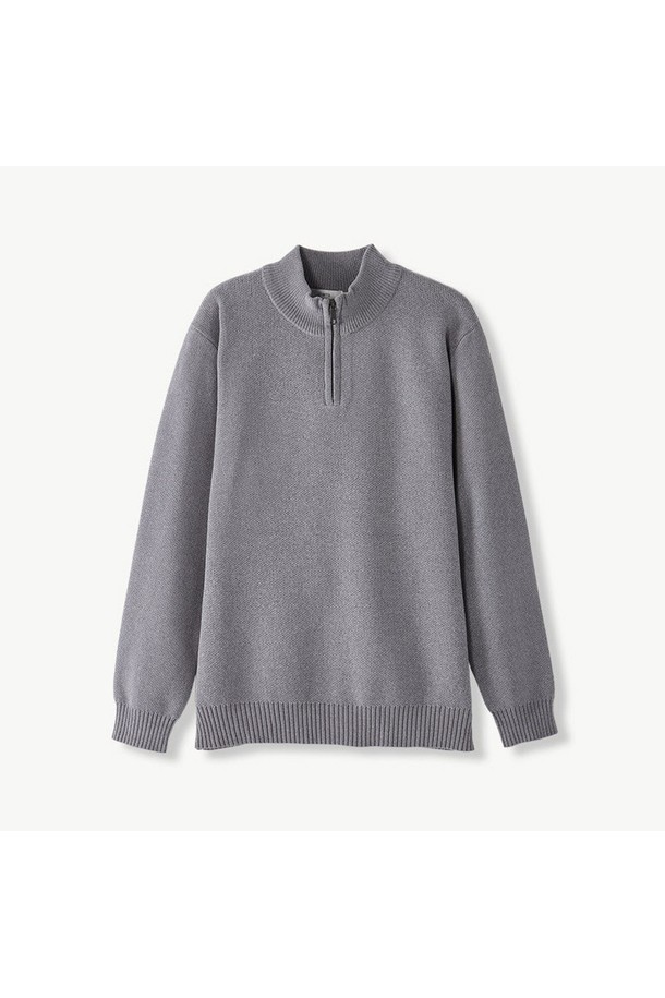 부드러운 셔닐 소재의 WARM 셔닐 반집업 니트 (그레이)입니다. 슬림핏으로 제작되어 세련된 실루엣을 연출하며, 가을/겨울 시즌에 따뜻하게 착용하기 좋습니다. 하프넥 디자인과 긴 소매 기장으로 클래식, 미니멀, 캐주얼 등 다양한 스타일을 소화할 수 있습니다. 두꺼운 두께감으로 보온성을 높였으며, 일상, 특히 출근룩에 적합합니다. 은은한 그레이 컬러의 무지 디자인으로 어떤 하의와도 쉽게 매치할 수 있습니다.

