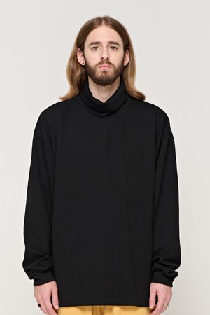 CB OVER TURTLE-NECK LONG SLEEVE T-SHIRT (BLACK)