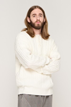 CB HENLEY NECK CABLE KNIT (IVORY)