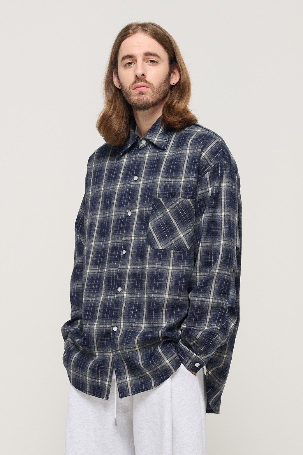CARGOBROS - 긴팔셔츠 - PREMIUM FLANNEL SEMI-OVERSIZED CHECK SHIRT (NAVY)