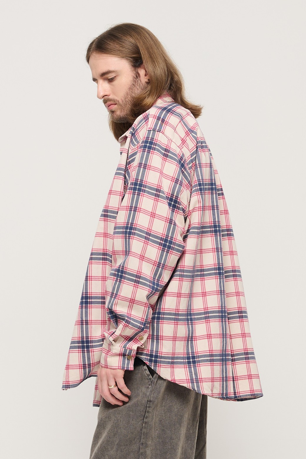 CARGOBROS - 긴팔셔츠 - CORDUROY CLASSIC LOOSE FIT CHECK SHIRT (IVORY)