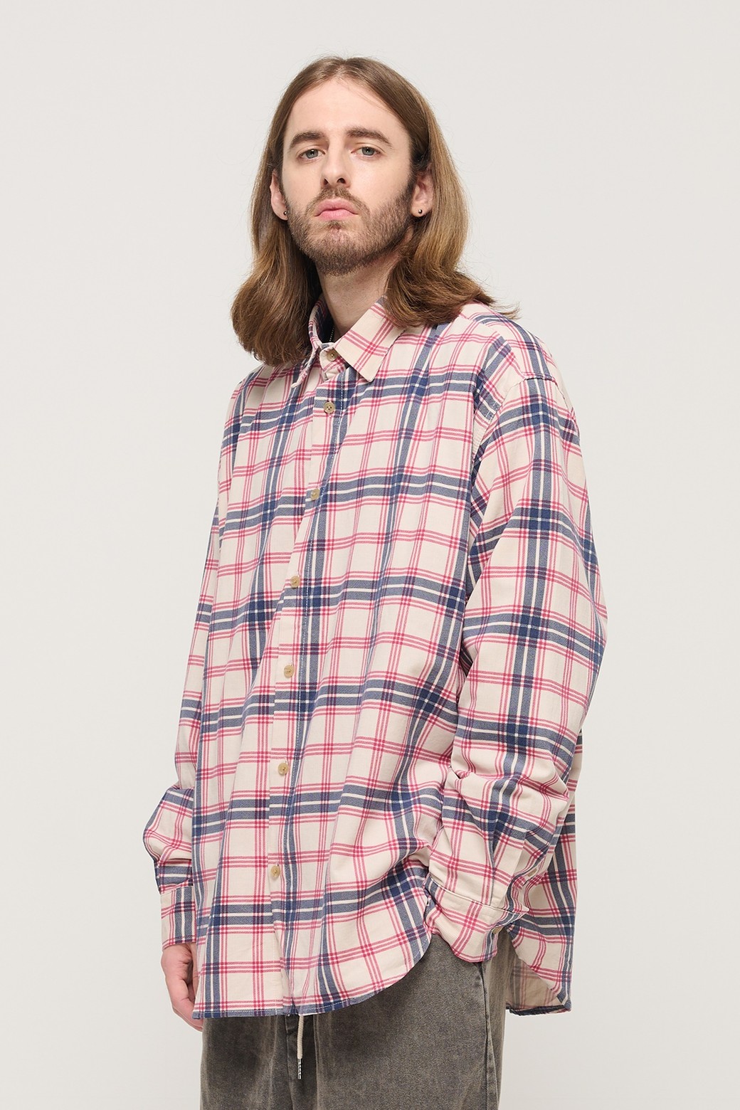 CARGOBROS - 긴팔셔츠 - CORDUROY CLASSIC LOOSE FIT CHECK SHIRT (IVORY)