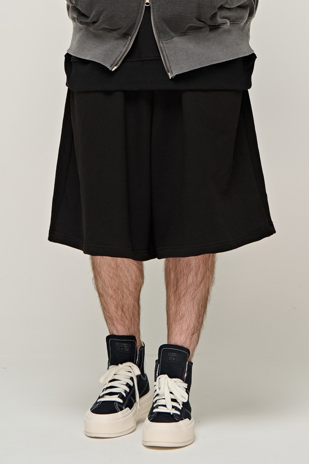 CARGOBROS - 하프팬츠 - CB SOFT ONE TUCK SWEAT SHORTS (BLACK)