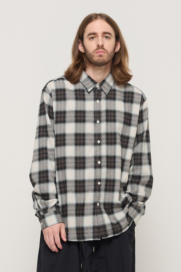 CARGOBROS - 긴팔셔츠 - FLANNEL OMBRE LOOSE FIT CHECK SHIRT (BLACK)