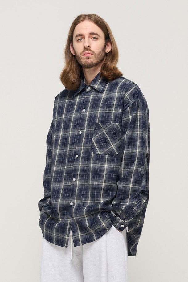 CARGOBROS - 긴팔셔츠 - PREMIUM FLANNEL SEMI-OVERSIZED CHECK SHIRT (NAVY)