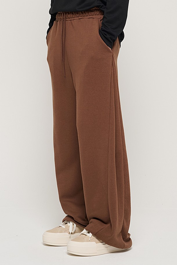 CARGOBROS - 캐주얼팬츠 - SIDE PINTUCK STANDARD SEMI-WIDE STRING PANTS (BROWN)