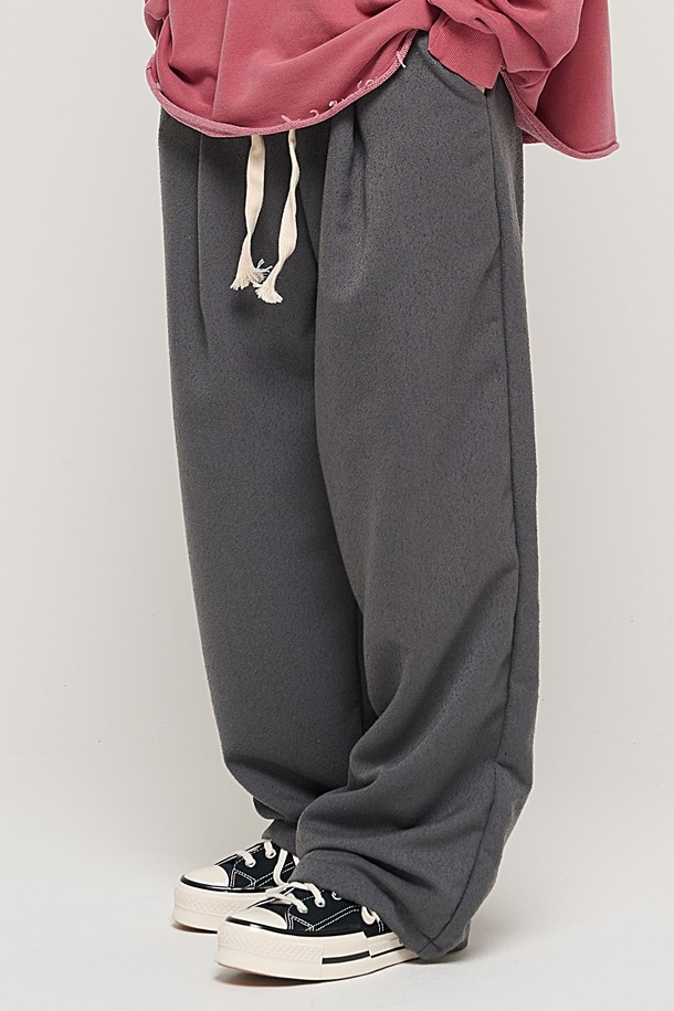 CARGOBROS - 캐주얼팬츠 - REVERS PINTUCK WIED BOUCLE SWEATPANTS (CHARCHOL)