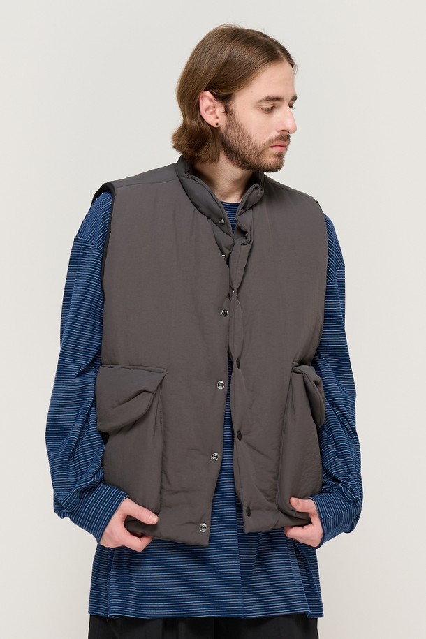 CARGOBROS - 베스트 - TWO-TO-TWO DOUBLE-POCKET PADDING VEST (CHARCOAL)