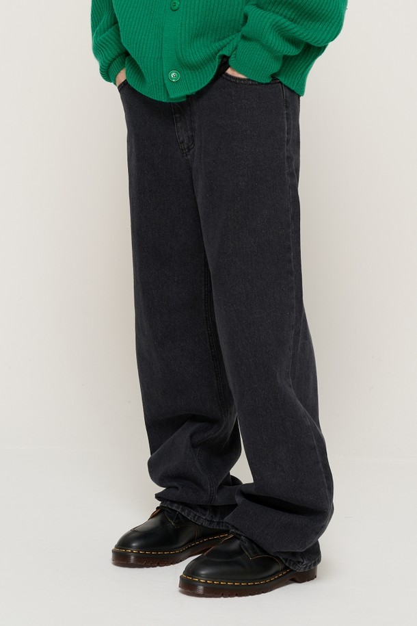 CARGOBROS - 데님 - ESSENTIAL SEMI-WIDE FIT DENIM PANTS (BLACK)