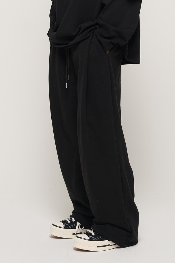 CARGOBROS - 캐주얼팬츠 - PIN TUCK WIDE BAND STRING PANTS (BLACK)