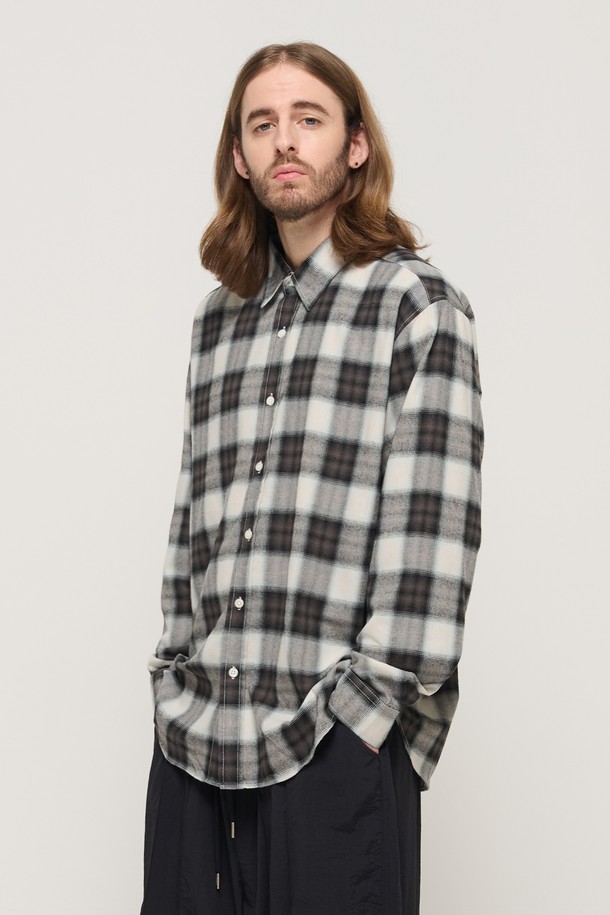 CARGOBROS - 긴팔셔츠 - FLANNEL OMBRE LOOSE FIT CHECK SHIRT (BLACK)