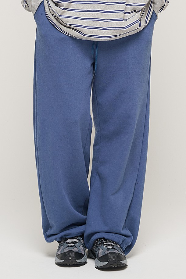 CARGOBROS - 캐주얼팬츠 - SIDE PINTUCK STANDARD SEMI-WIDE STRING PANTS (BLUE)