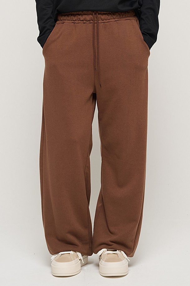 CARGOBROS - 캐주얼팬츠 - SIDE PINTUCK STANDARD SEMI-WIDE STRING PANTS (BROWN)