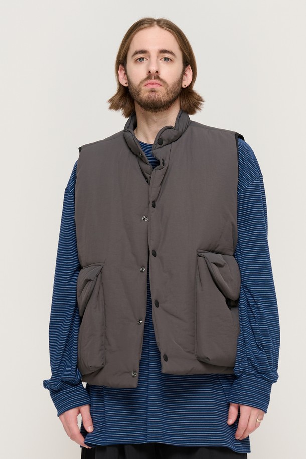 CARGOBROS - 베스트 - TWO-TO-TWO DOUBLE-POCKET PADDING VEST (CHARCOAL)