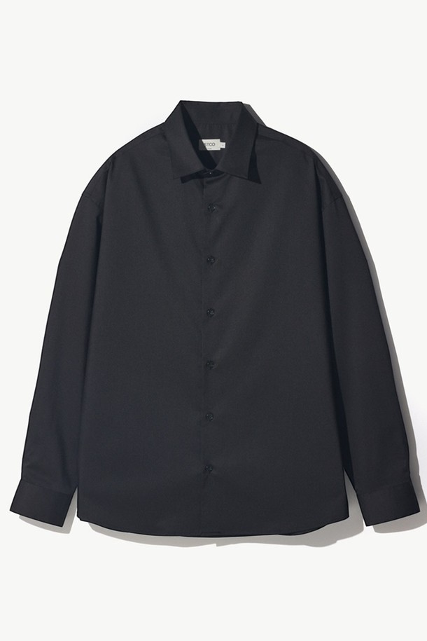 TR 스판 셔츠 블랙 (세미오버핏)은 남성용 셔츠로, 출근룩과 비즈니스 캐주얼에 적합합니다. 사계절 착용 가능한 얇은 두께감의 무지 셔츠로, 베이직하면서도 클래식, 미니멀, 캐주얼 스타일을 연출할 수 있습니다. 폴리에스터, 레이온, 폴리우레탄 혼방 소재로 제작되어 부드러운 촉감과 스판 기능을 제공하여 편안한 착용감을 선사합니다. 칼라 넥 라인에 긴 소매 기장, 세미오버핏으로 디자인되었습니다.
