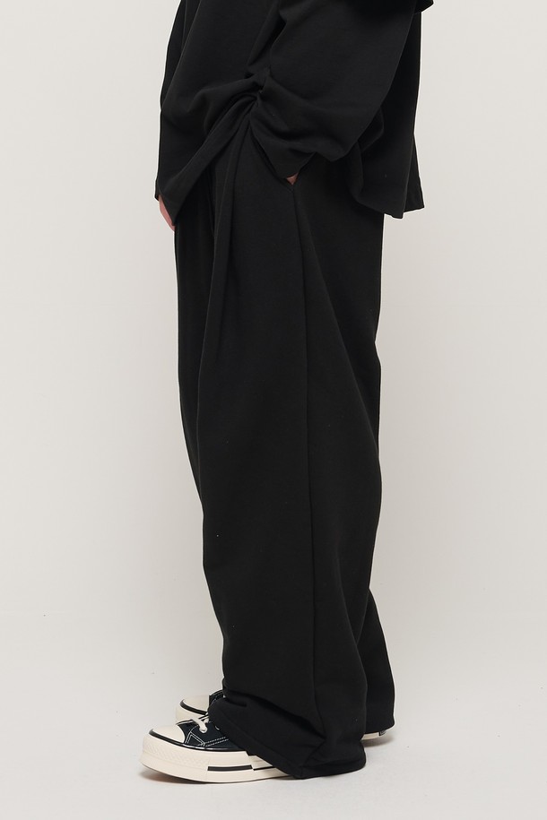 CARGOBROS - 캐주얼팬츠 - PIN TUCK WIDE BAND STRING PANTS (BLACK)