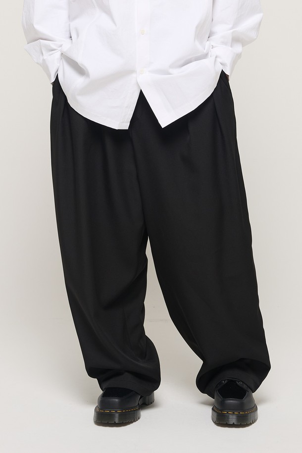 CARGOBROS - 캐주얼팬츠 - FOUR SEASONS BALLOON LONG SLACKS (BLACK)