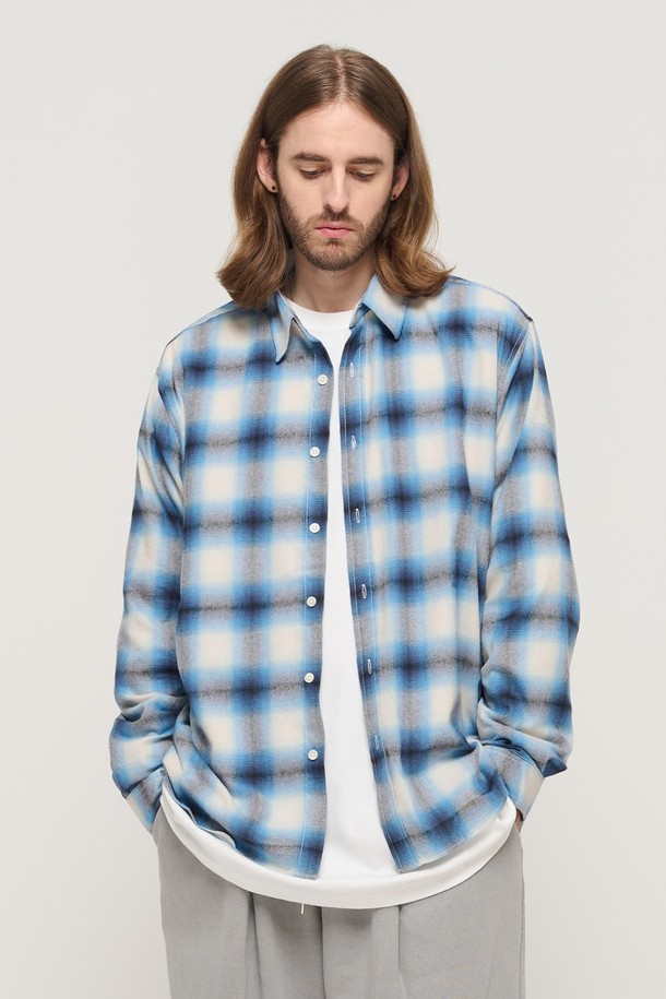 CARGOBROS - 긴팔셔츠 - FLANNEL OMBRE LOOSE FIT CHECK SHIRT (BLUE)