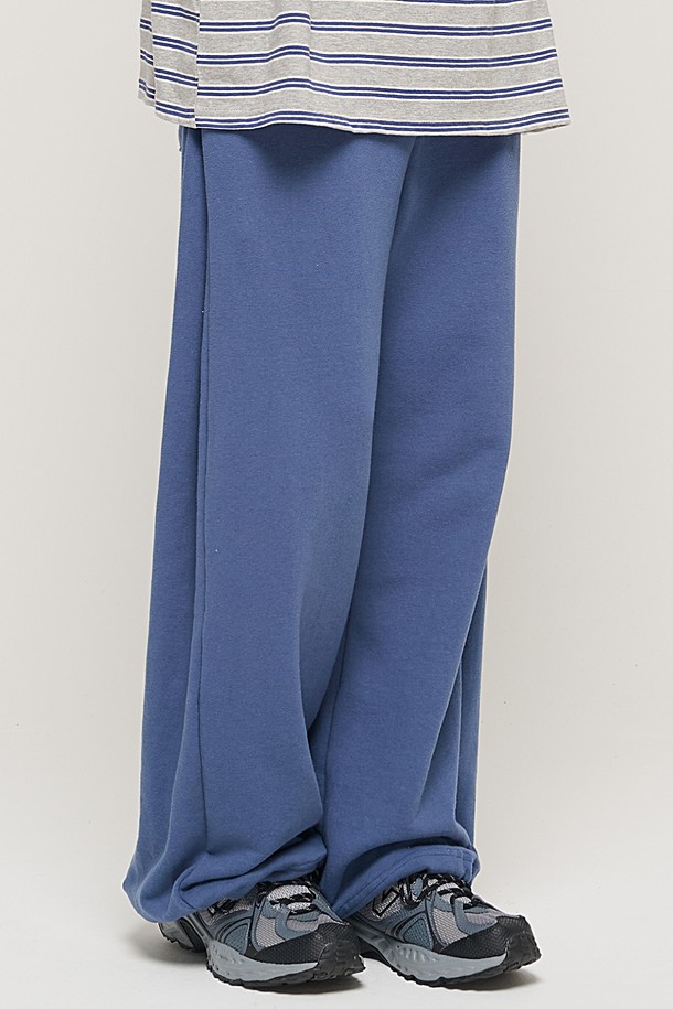 CARGOBROS - 캐주얼팬츠 - SIDE PINTUCK STANDARD SEMI-WIDE STRING PANTS (BLUE)