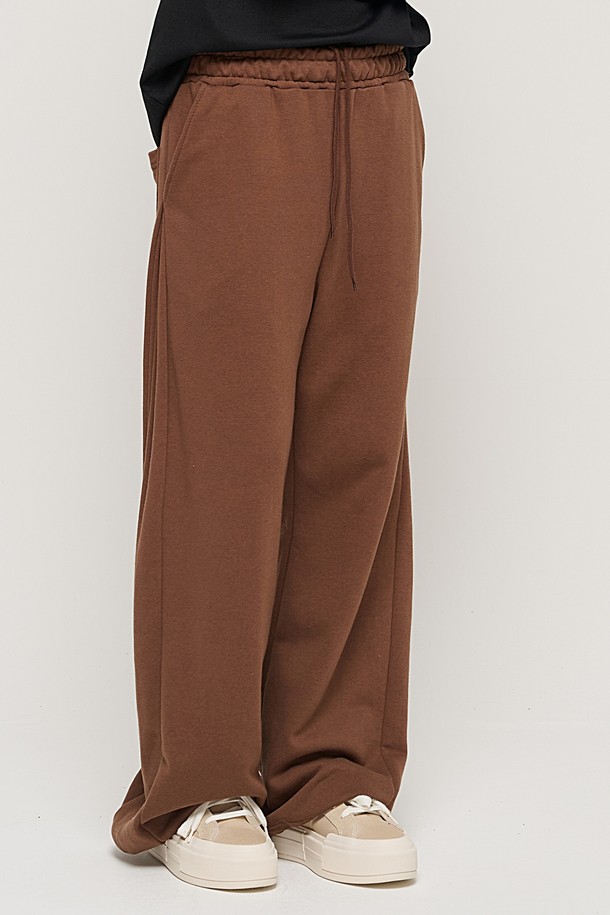 CARGOBROS - 캐주얼팬츠 - SIDE PINTUCK STANDARD SEMI-WIDE STRING PANTS (BROWN)