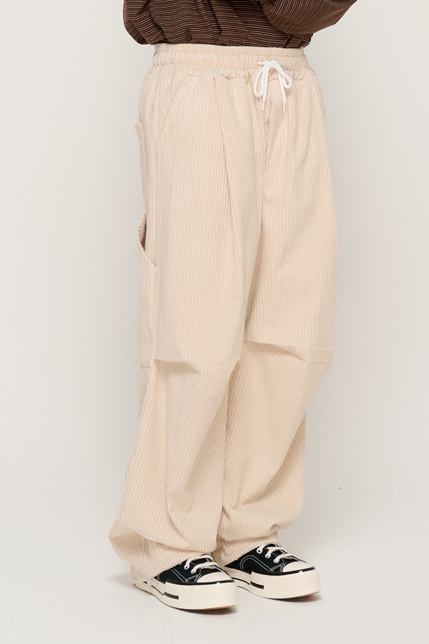 CARGOBROS - 캐주얼팬츠 - ONE-TUCK CORDUROY BALLOON STRING BANDING PANTS (IVORY)