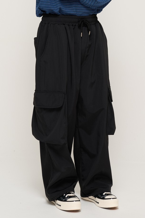 CARGOBROS - 캐주얼팬츠 - WIND ANORAK NAPPING WIDE CARGO PANTS (BLACK)