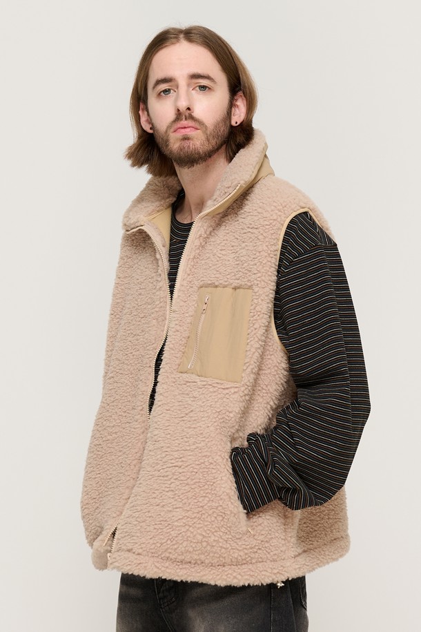 CARGOBROS - 베스트 - FLEECE POCKET VEST (BEIGE)