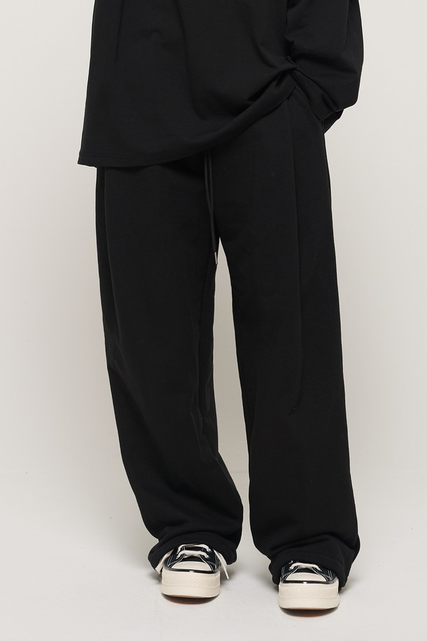 CARGOBROS - 캐주얼팬츠 - PIN TUCK WIDE BAND STRING PANTS (BLACK)