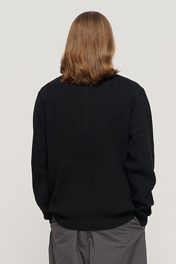 CARGOBROS - 스웨터 - CASH HENLEY NECK SEMI-OVER SOFT KNIT (BLACK)