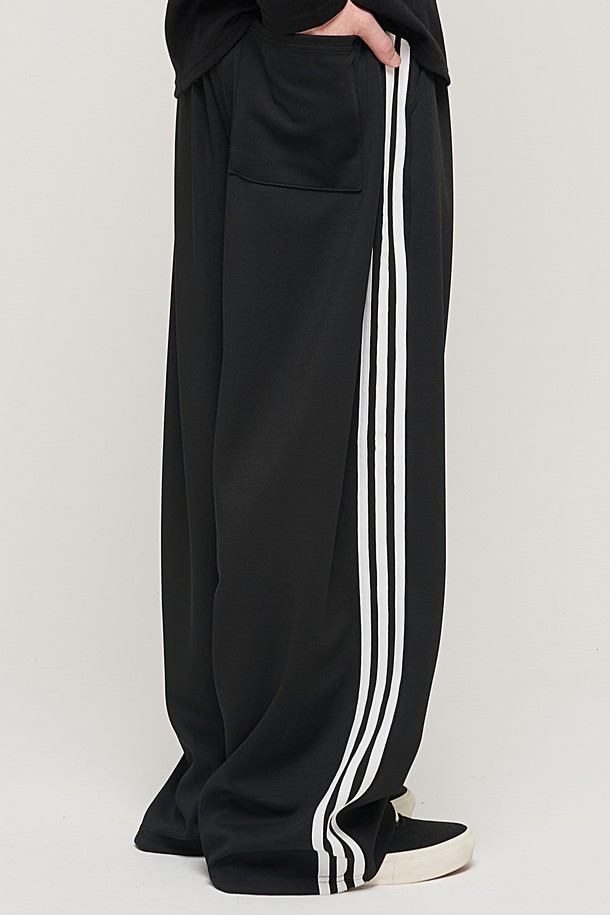 CARGOBROS - 캐주얼팬츠 - SIDE LINE TRACK TRAINING PANTS (BLACK)