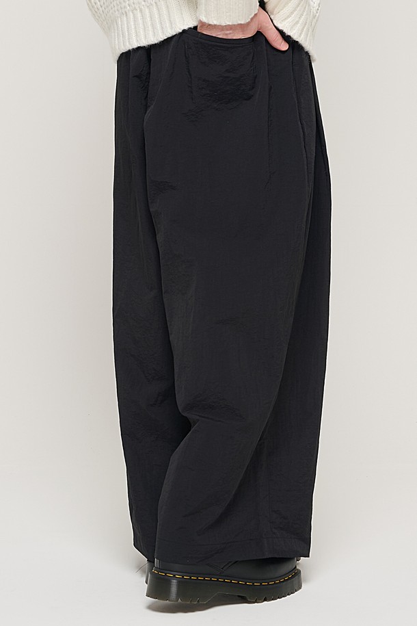 CARGOBROS - 캐주얼팬츠 - WIDE NYLON BELT BAND PANTS (BLACK)