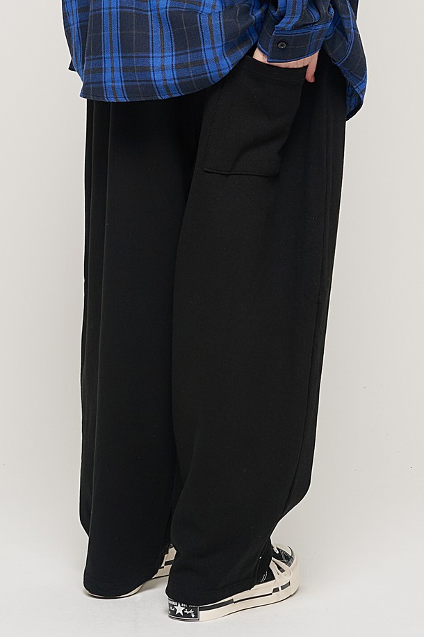 CARGOBROS - 캐주얼팬츠 - HIP POINT INCISION WIDE BALLOON PANTS (BLACK)