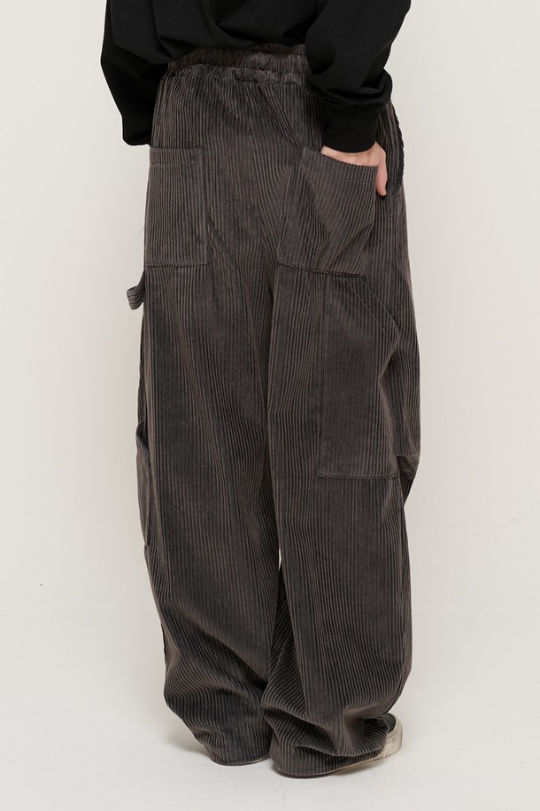 CARGOBROS - 캐주얼팬츠 - ONE-TUCK CORDUROY BALLOON STRING BANDING PANTS (CHARCOAL)