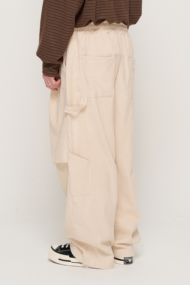 CARGOBROS - 캐주얼팬츠 - ONE-TUCK CORDUROY BALLOON STRING BANDING PANTS (IVORY)