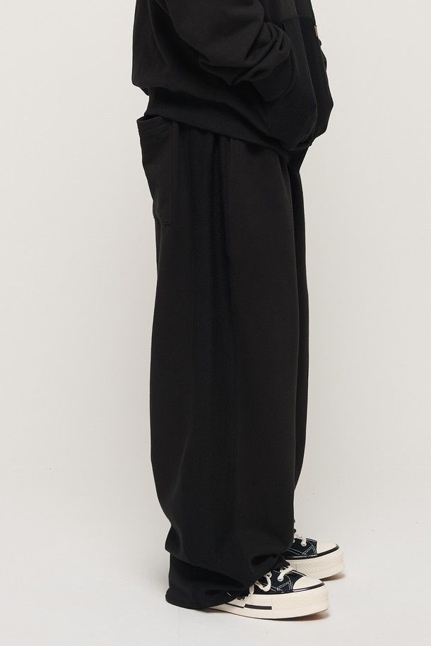 CARGOBROS - 캐주얼팬츠 - Y2K STYLE BASIC OVERSIZED SWEAT PANTS (BLACK)