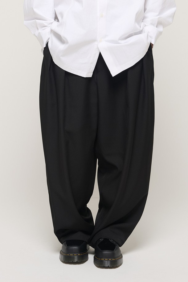 CARGOBROS - 캐주얼팬츠 - FOUR SEASONS BALLOON LONG SLACKS (BLACK)