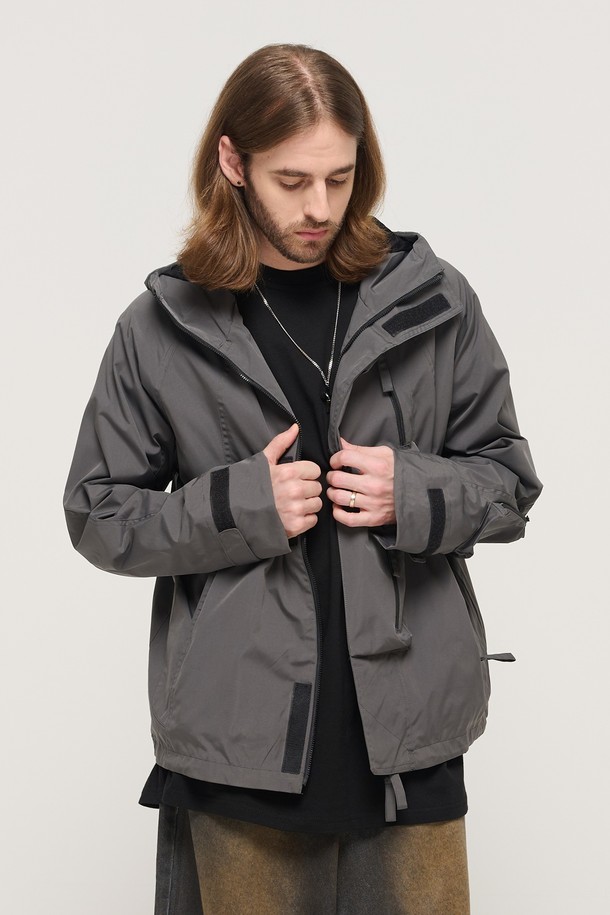 CARGOBROS - 블루종/점퍼 - WATERPROOF CASUAL MULTI-POCKET HOODED WINDBREAKER (CHARCHOL)