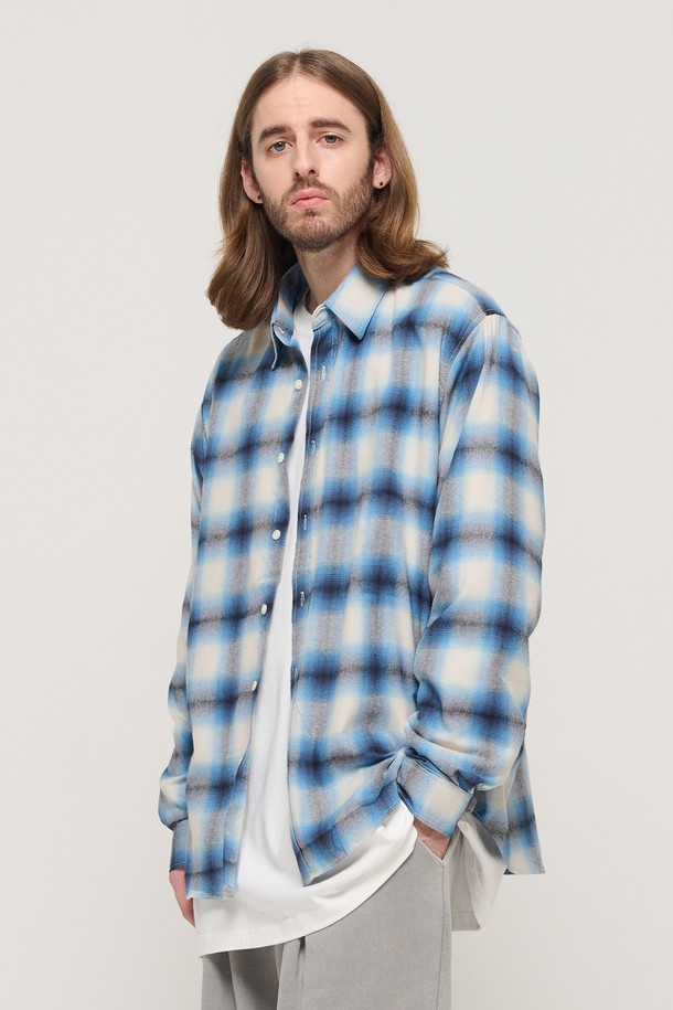 CARGOBROS - 긴팔셔츠 - FLANNEL OMBRE LOOSE FIT CHECK SHIRT (BLUE)