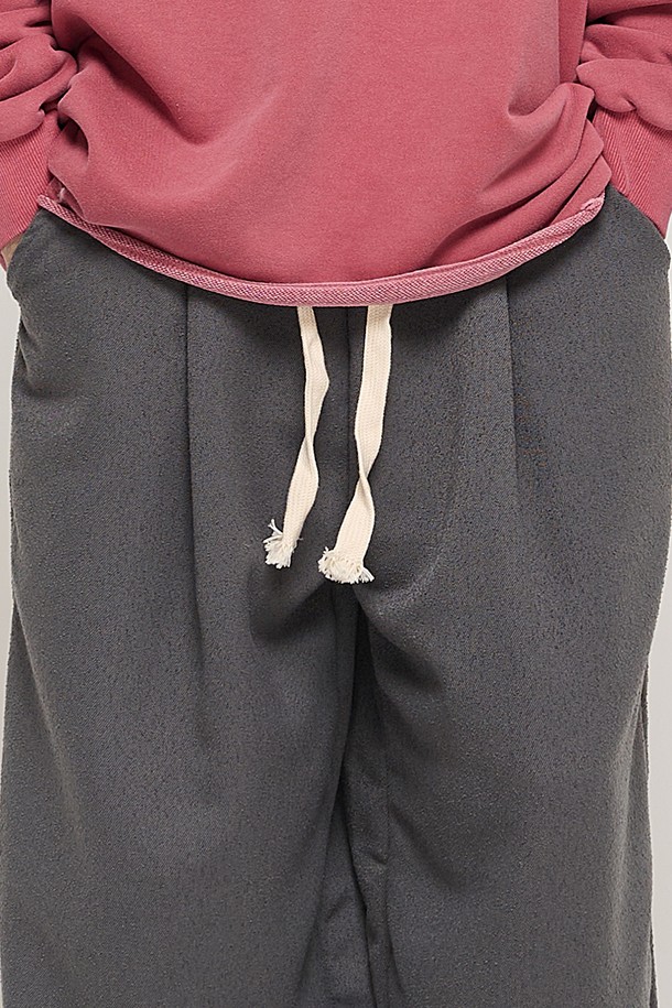 CARGOBROS - 캐주얼팬츠 - REVERS PINTUCK WIED BOUCLE SWEATPANTS (CHARCHOL)